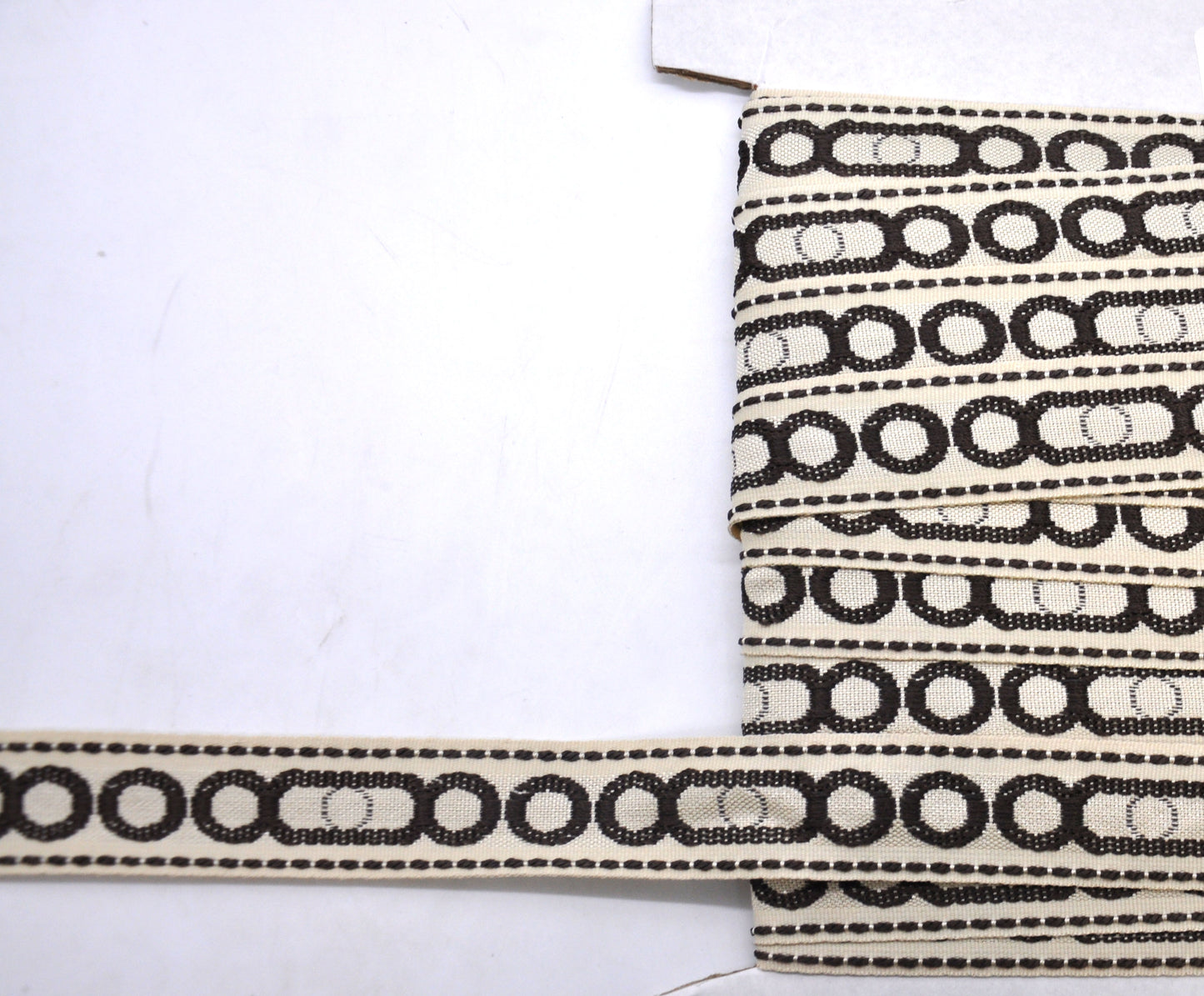 Godiva Collection - 1 1/2" width CIRCLE PATTERN BRAID (25 Yard Roll) - BR-7097-28/66 Beige and Chocolate